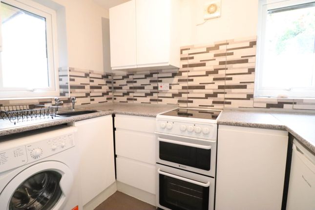 5, Raylen, High Wycombe photo 2