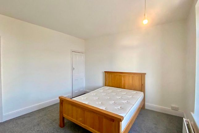 Terraced house to rent in Mona Road - House Share, Sheffield