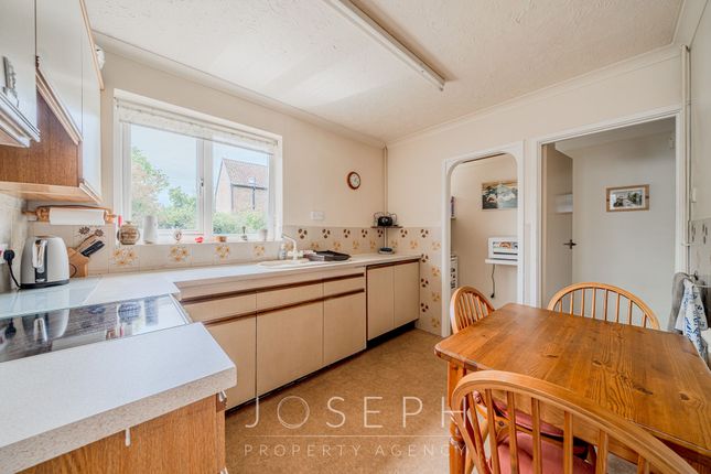 6 Beech Close, Ipswich photo 4