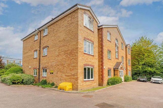 2-bed flat on Billet Road, London, £130,000
