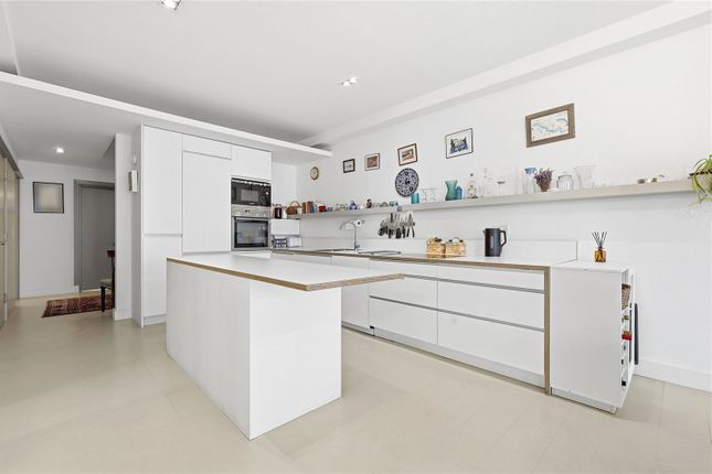 Flat 3, 36, Gloucester Avenue, London photo 3
