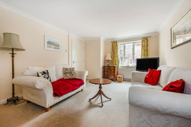 12 Waterfield Gardens, Chichester photo 4