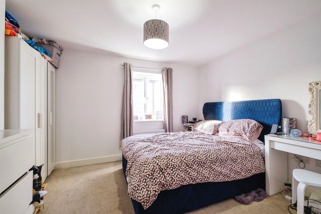 Maisonette for sale in Cavell Avenue, West Cambourne, Cambridge