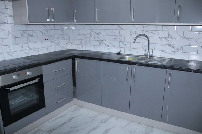 3, Flat 3, West Bromwich Street, Walsall photo 2