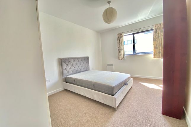 Carmine Wharf, 30, Copenhagen Place, London photo 4
