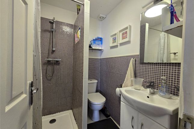 Flat 3, Oakley Lodge, 326, Brownhill Road, London photo 5