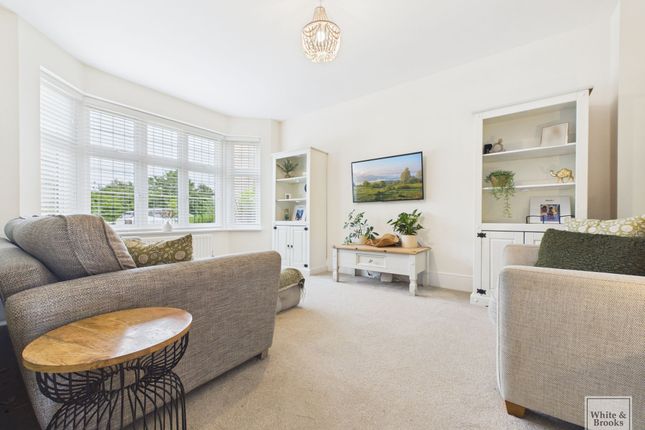 8 Fennel Drive, Chichester photo 2