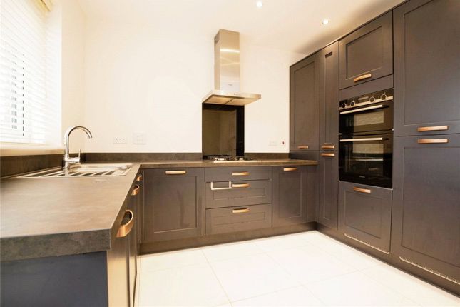 32, Clos Coed Bychan, Cardiff photo 2