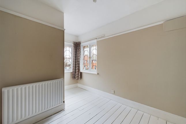 Semi-detached house to rent in Hurst Avenue, Worthing