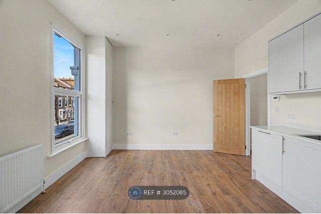 Flat B, Rectory Road Stoke Newington, London photo 3