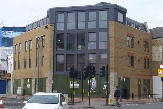 Retail premises to let in 74 St Johns Hill, Clapham Junction