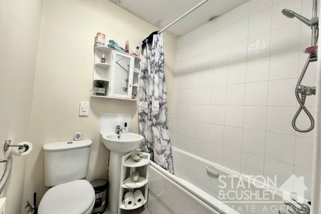 Flat for sale in Chaucer Street, Mansfield