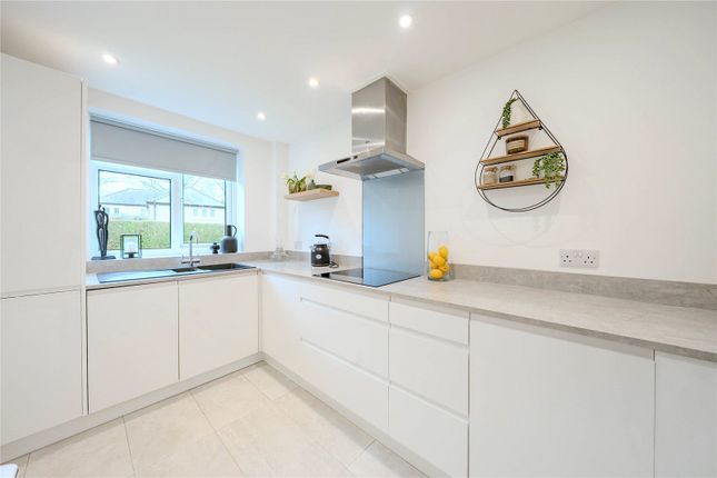 23, Woodlea Court, West Yorkshire photo 3
