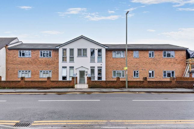 Flat 18, Marne House, Deepcut photo 4