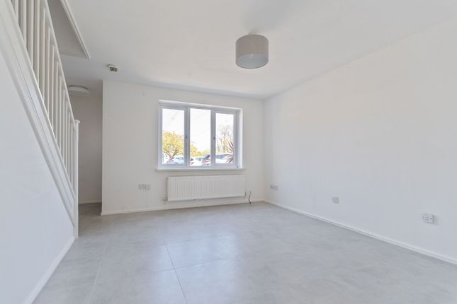 37 Manor Park, Newport photo 3