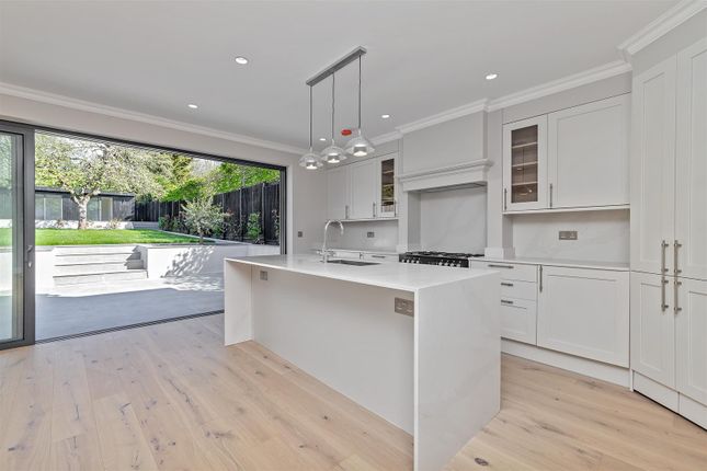60, Batchwood Drive, St. Albans photo 3