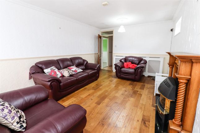 15, Larch Crescent, Eastwood photo 3