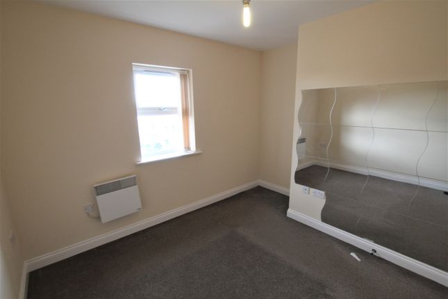 20, Sandringham Court, Streethouse photo 4