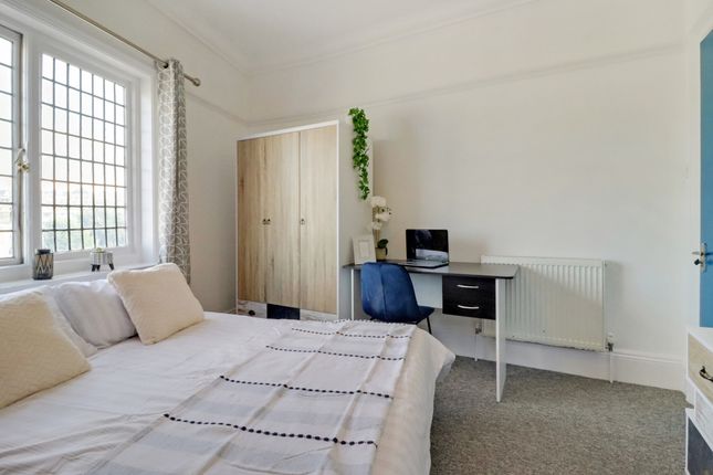 Thumbnail Property to rent in Room 1 @ The Hobgoblin, 31 York Place, Brighton, East Sussex
