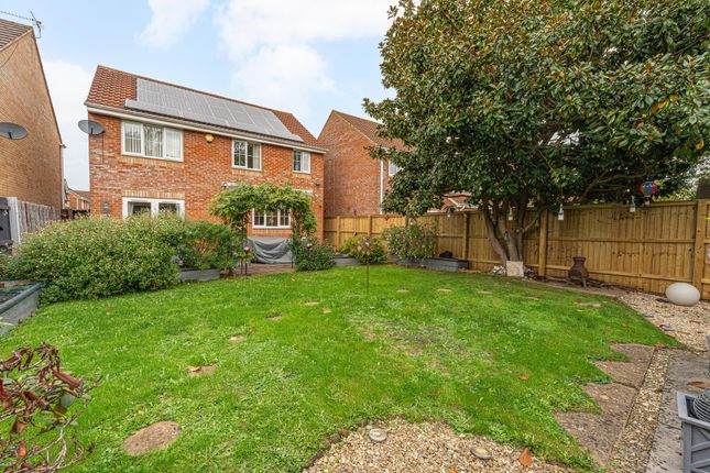 24 Buzzard Close, Caldicot photo 4