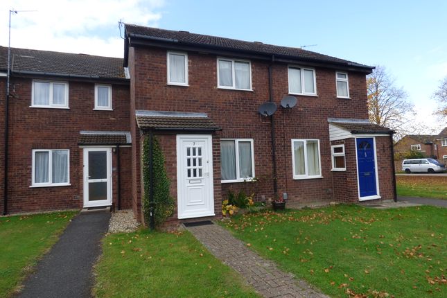 2 bed terraced house for sale in Peregrine Way, Grove