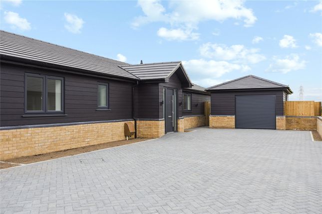 Bungalow for sale in Greyhound Grove, Upminster