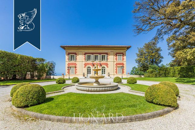 Villa for sale in Pietrasanta, Lucca, Toscana