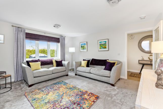 4, Corby Craig Crescent, Bilston, Edinburgh photo 3