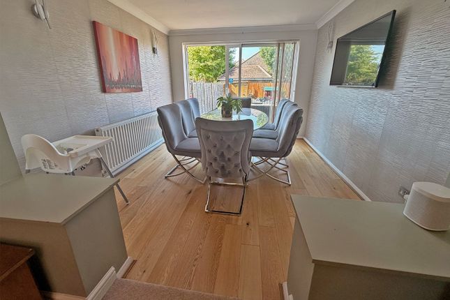 89a Penn Road, Hazlemere, Buckinghamshire photo 4