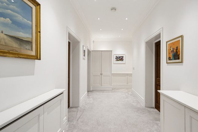 38, Ashley Gardens, London photo 4
