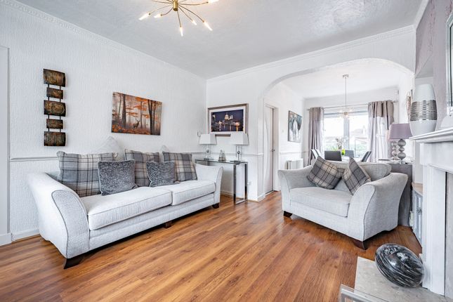 24 York Drive, Burnside, Glasgow photo 4