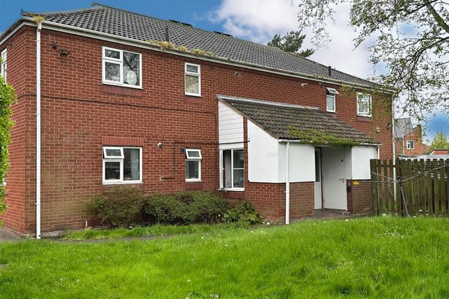 Thumbnail Flat for sale in Coleman Close, Leicester