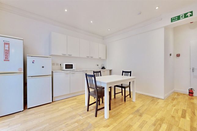 R7,5, St. Marys Square, Ealing photo 3