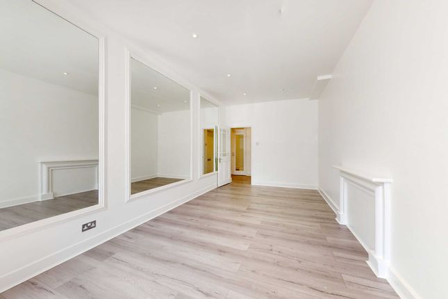 2, William Court, London photo 3