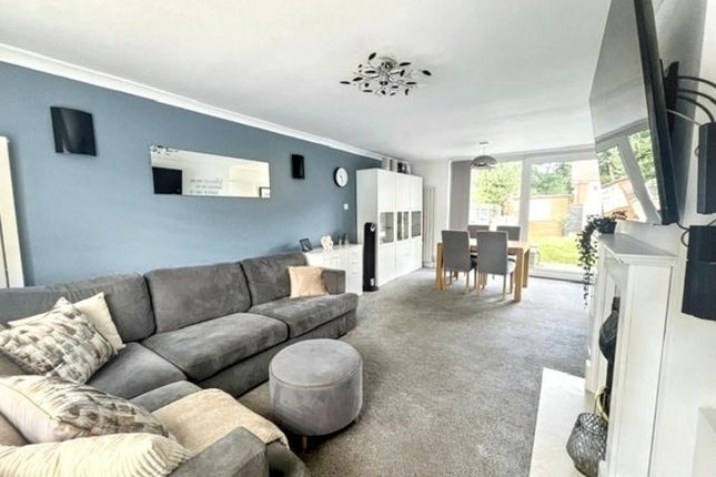73, Saturn Way, Hemel Hempstead photo 2
