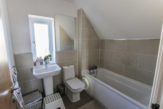 Town house for sale in Ashley Green, Wortley, Leeds