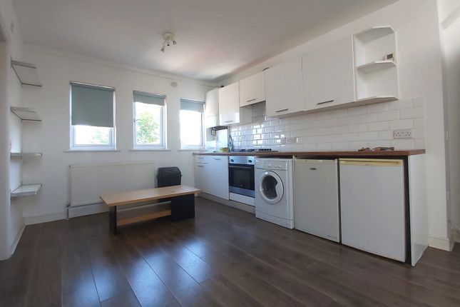 Flat 3, 10 Melrose Avenue, London photo 3