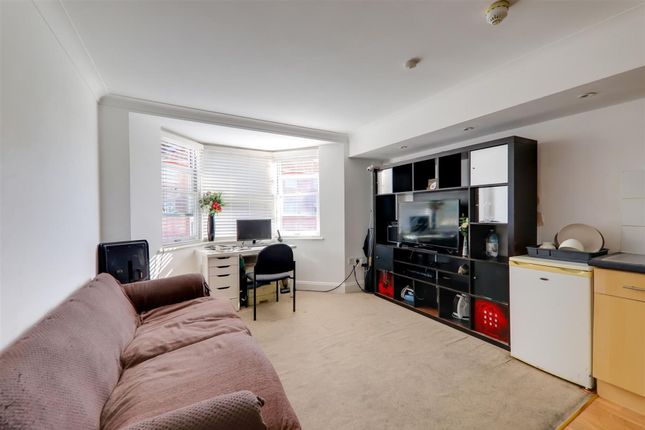 Flat 4, 1 Winchester Road, Worthing photo 2