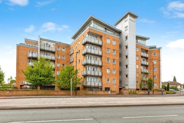 2-bed flat on Flat 26 Quadrivium Point, Tuns Lane, Slough, £170,000
