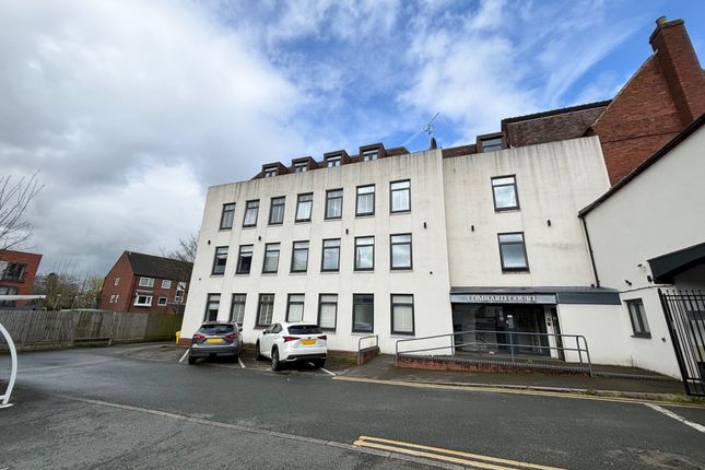 Thumbnail Flat to rent in 4 Lombard Court, 15-21 Lombard Street, Lichfield, Staffordshire