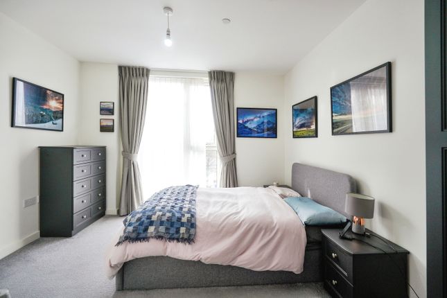 Flat to rent in River Rise Close, London