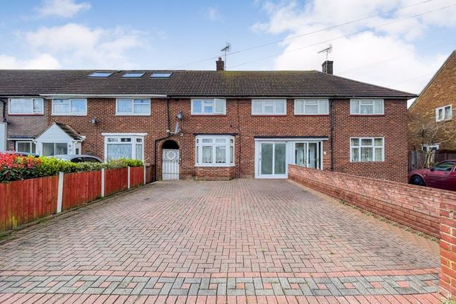 Thumbnail Terraced house for sale in Cample Lane, South Ockendon