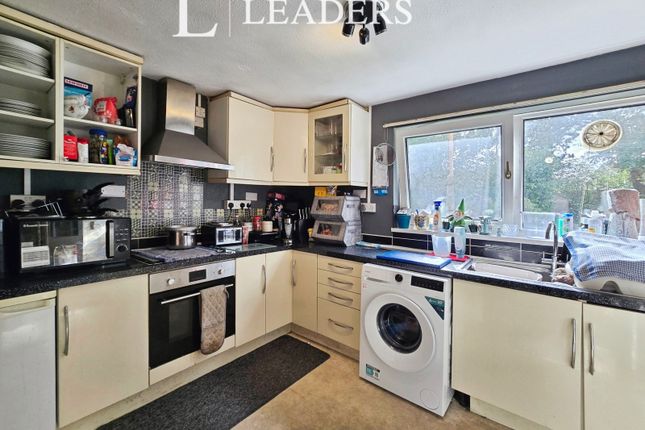 43, Montgomery Road, Hampshire photo 2