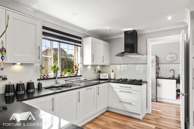 99, Burley Hill, Harlow photo 4