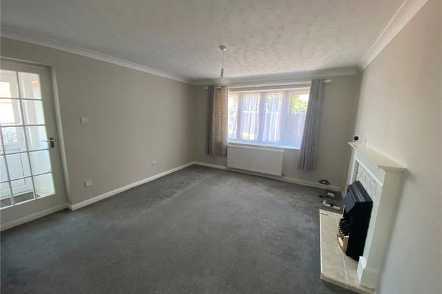 13, Lara Close, Bournemouth photo 2