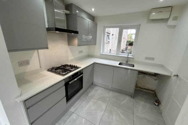 34, Brookfield, Cardiff photo 2