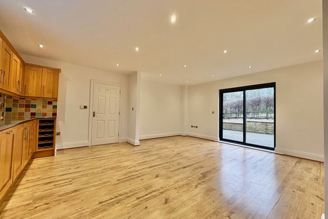 3 St Giles Manor, Church Street, Matlock photo 3