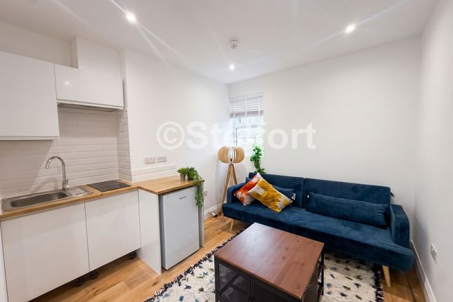 Second Floor Front Studio, 78B Raleigh Road, London photo 3