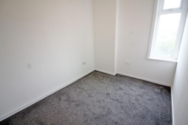 Terraced house to rent in Robertson Street, Radcliffe, Manchester