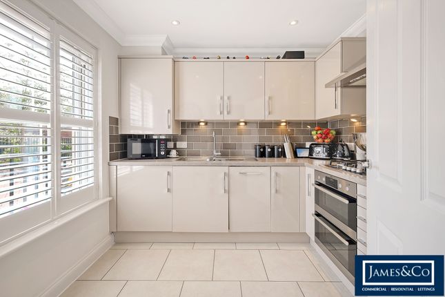 42, Guelder Rose, Dunmow photo 4